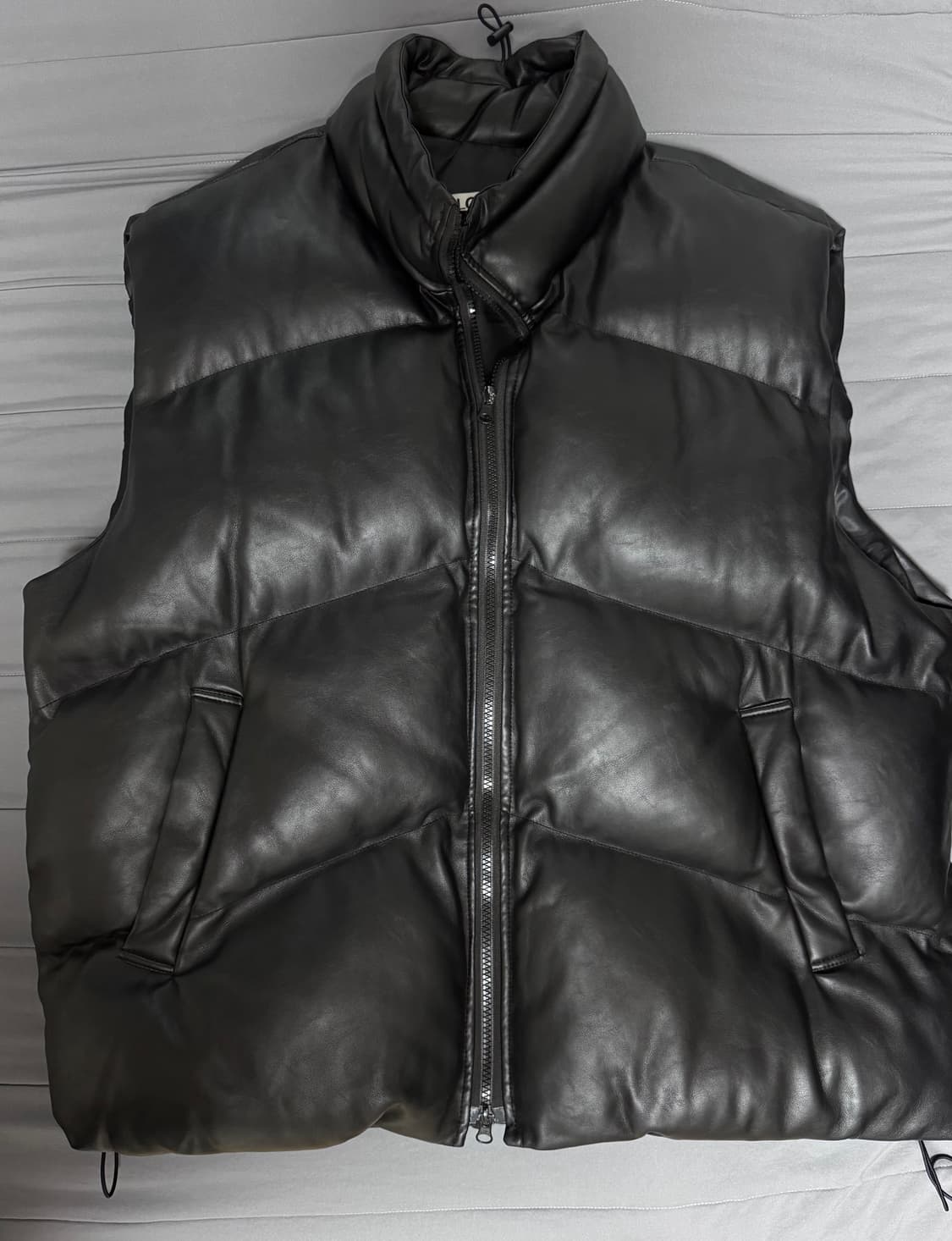 페이크레더 조끼 패딩 상품이미지1