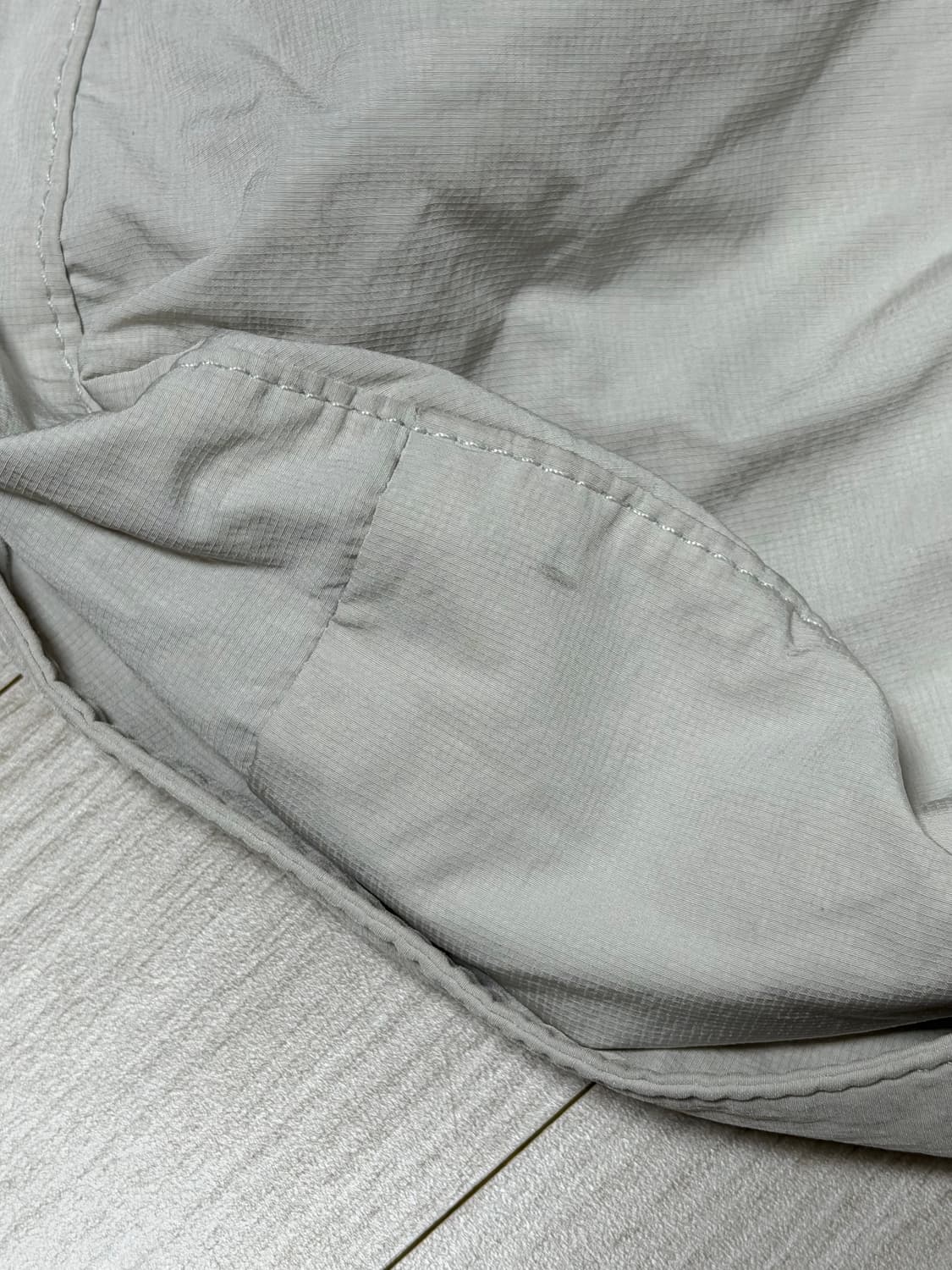 코스 나일론 크로스백 새들백 상품이미지5