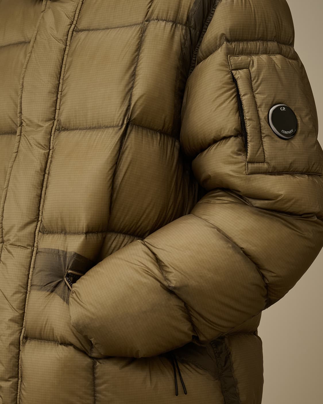 CP컴퍼니 DD쉘 롱패딩 S 새상품 판매 상품이미지10