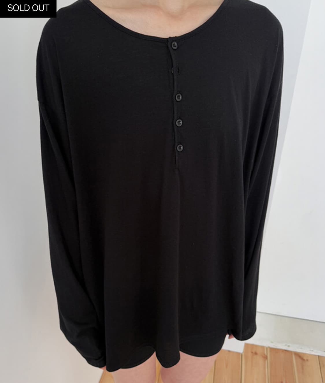 낫띵에브리띵 SUMMER HENLEY TEE IN BLACK 상품이미지2