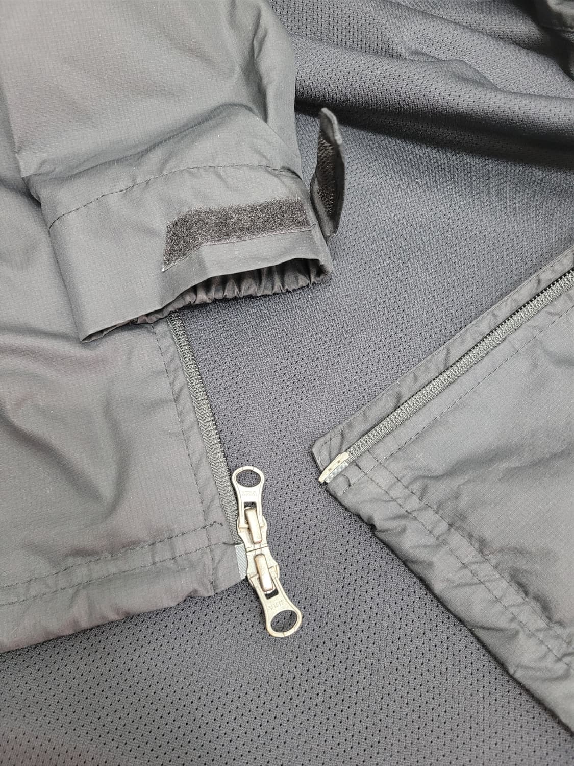 나이키 맨체스터 유나이티드 스톰핏 바람막이 자켓 / L (75) 블랙
 상품이미지6