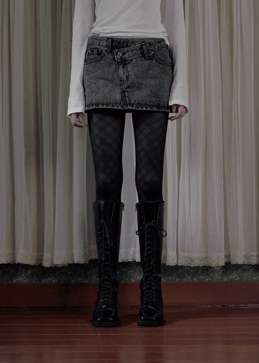 보헤미안서울 크로스커버 데님 미니 스커트 스노우블랙 상품이미지1