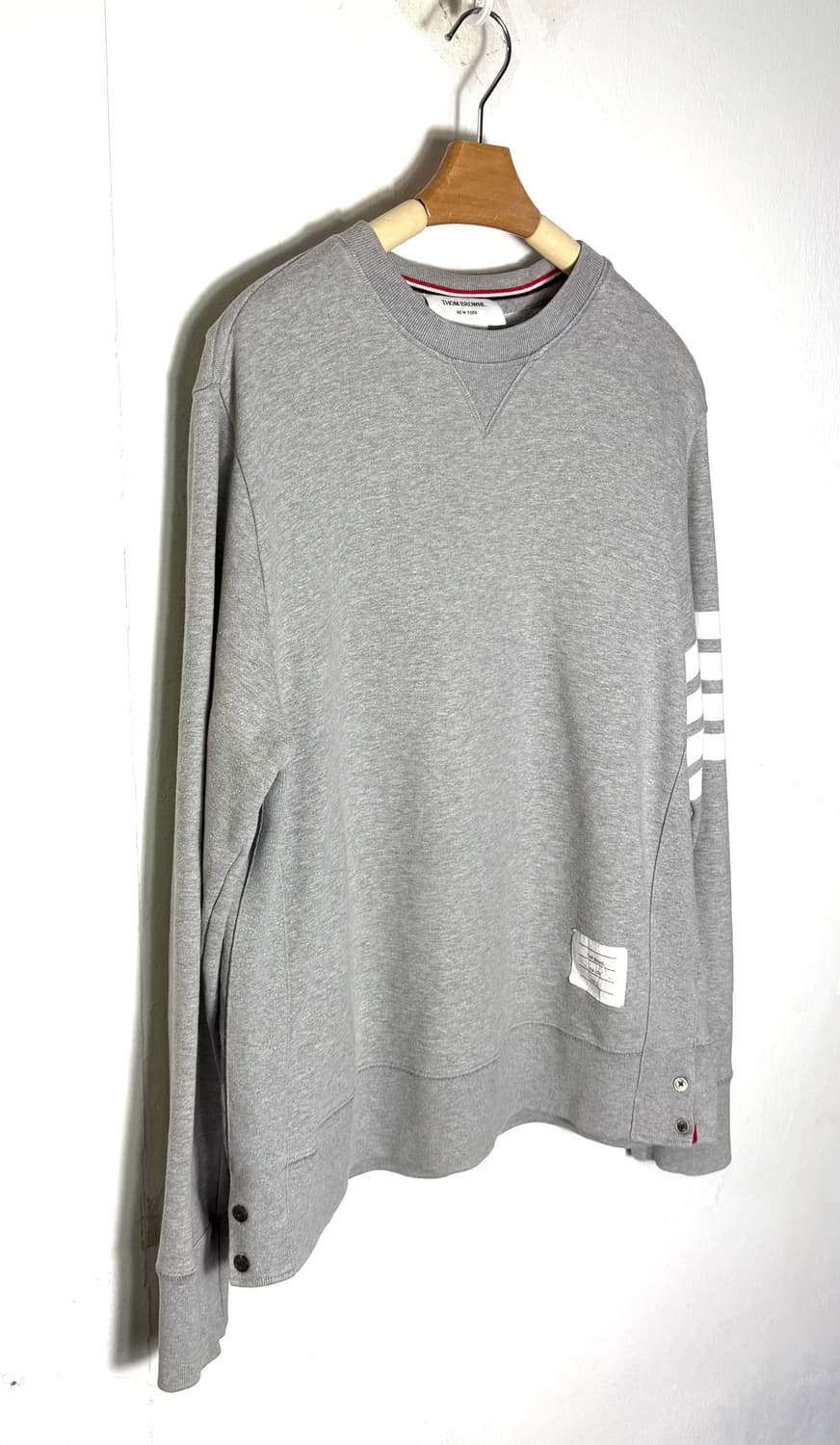 톰브라운 맨투맨 상품이미지1