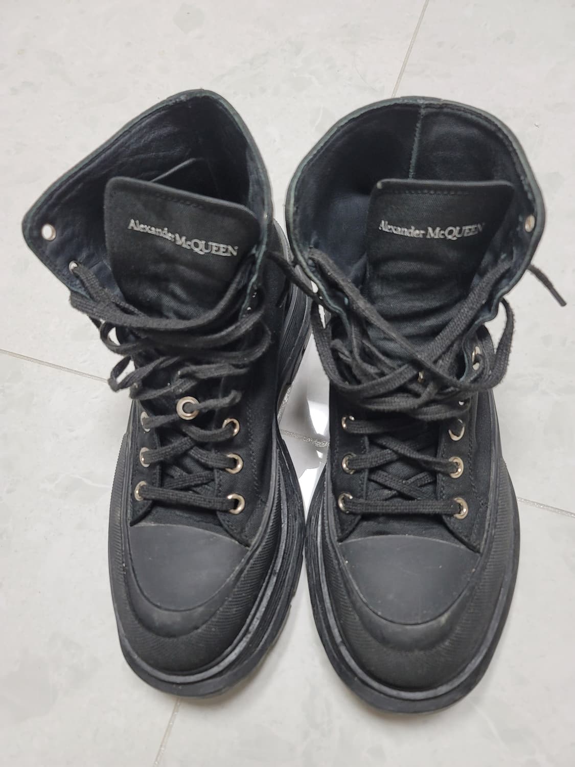 알렉산더맥퀸 트레드슬릭 하이탑 스니커즈  45표기 290 상품이미지1