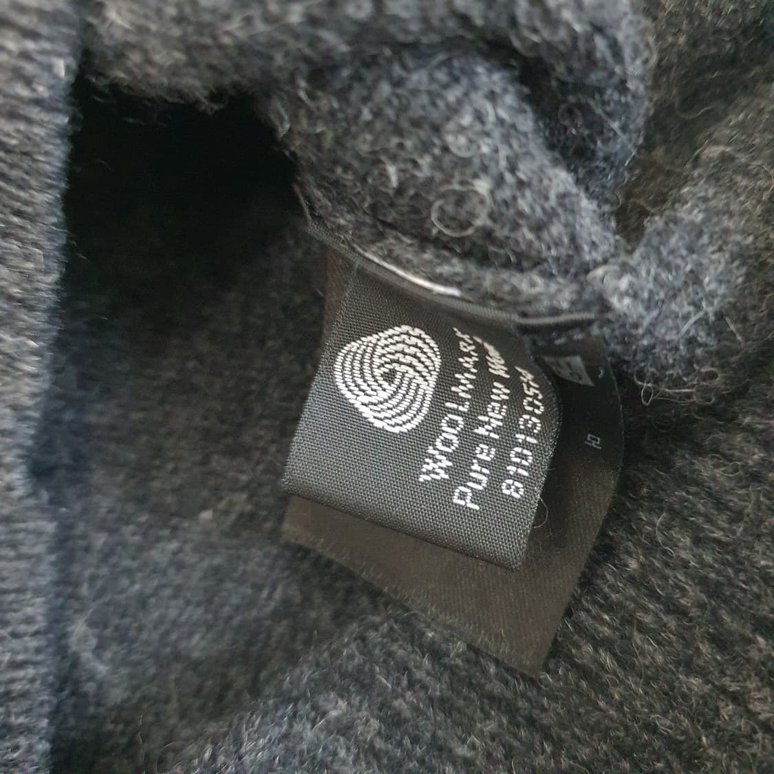 유니클로 울100 브이넥 니트 남자95 상품이미지5