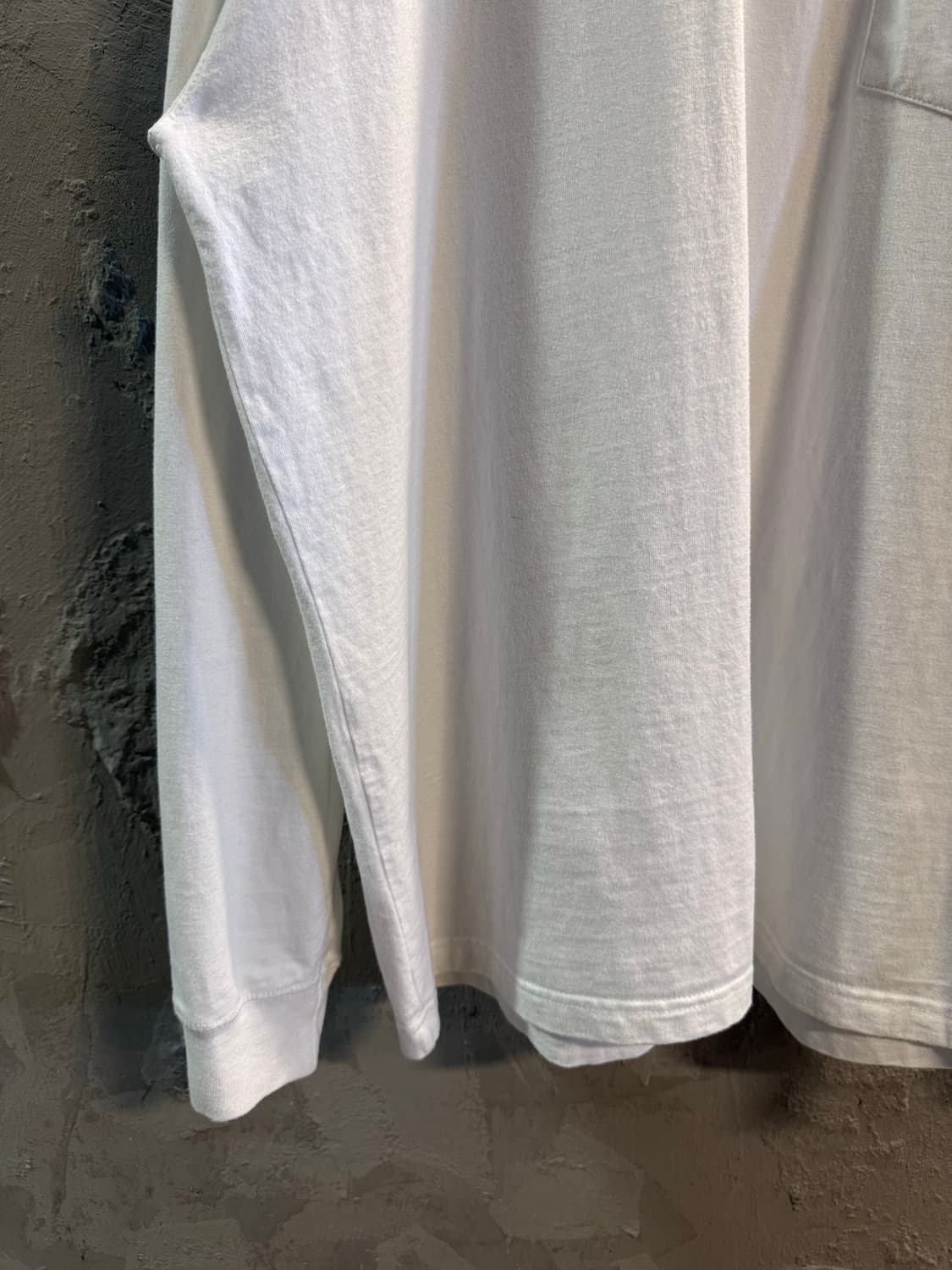 L 칼하트CARHARTT 포켓 롱슬리브 루즈핏 티셔츠 화이트 상품이미지2