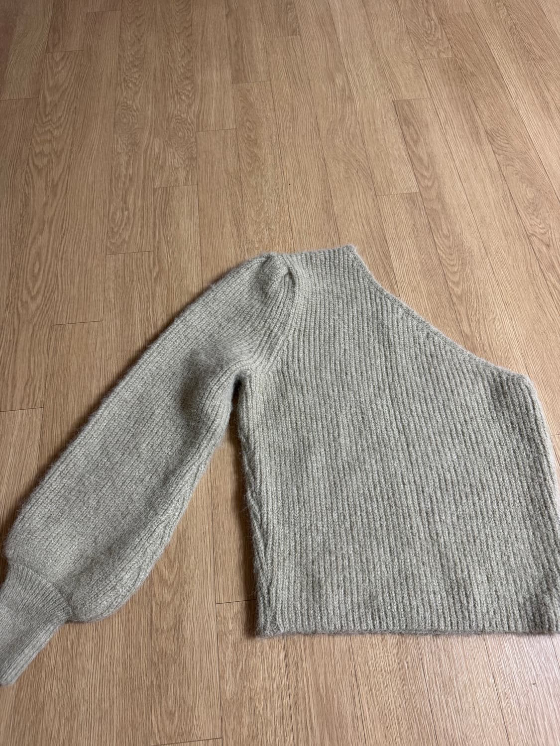 더티스 ONE-SHOULDER WOOL KNIT 상품이미지4