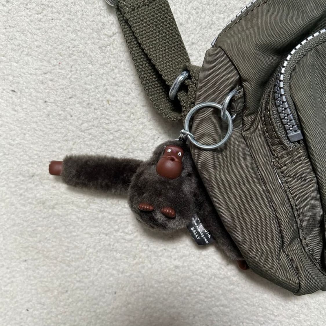 키플링 미니 힙색 크로스백 카키 상품이미지3