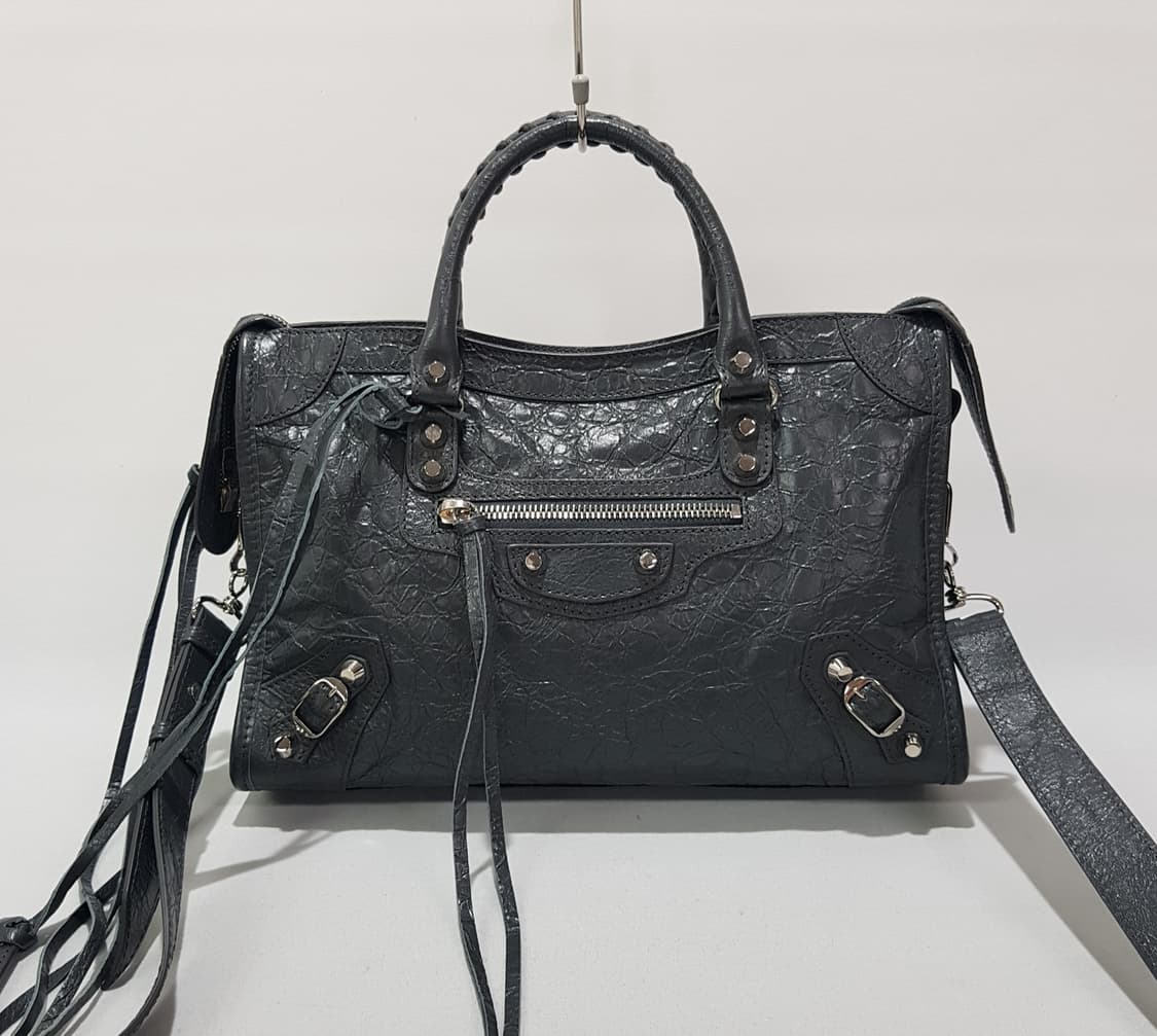 발렌시아가 클래식 모터백 스몰 로고스트랩 431621 상품이미지2