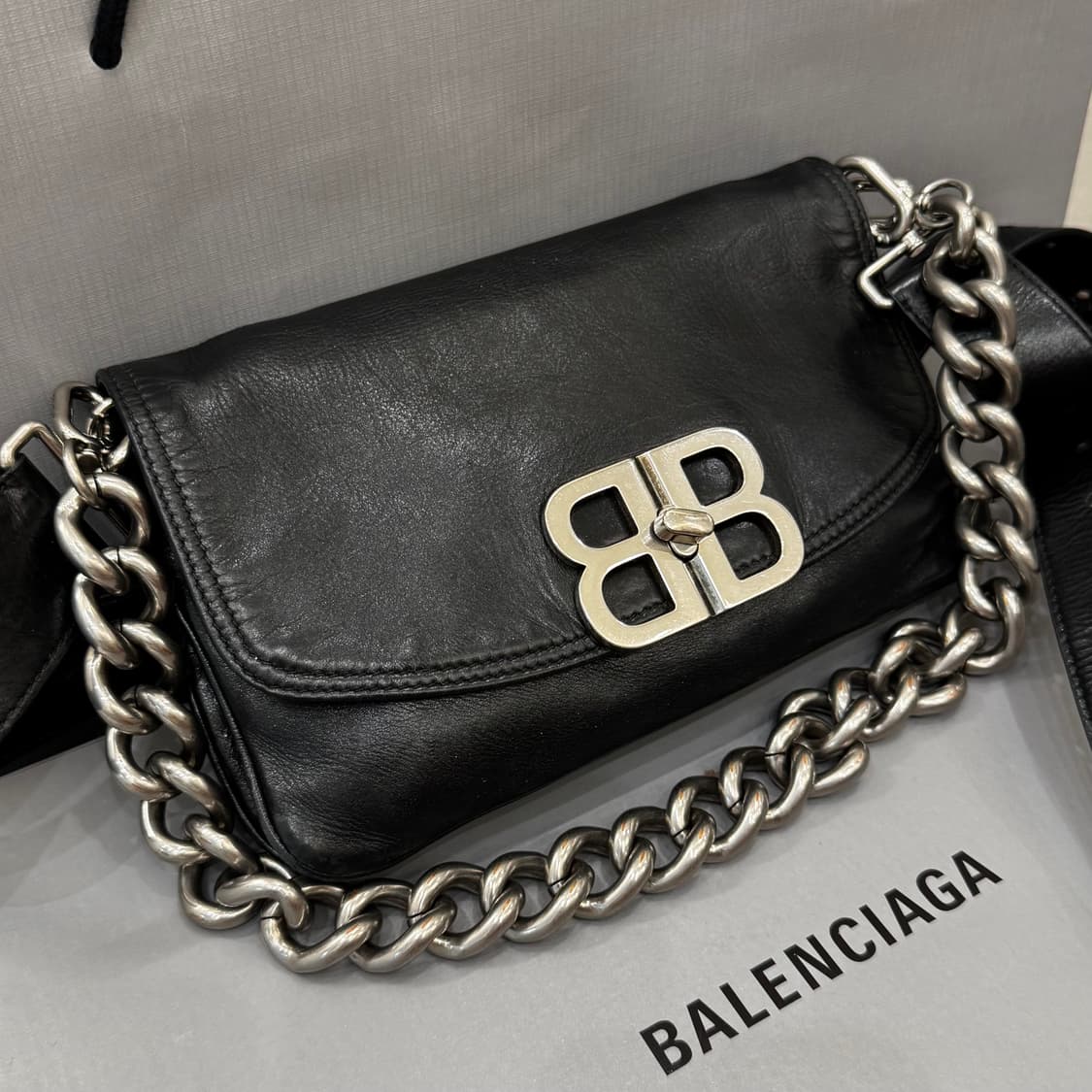 발렌시아가 BB 소프트 플랩백 S 상품이미지2