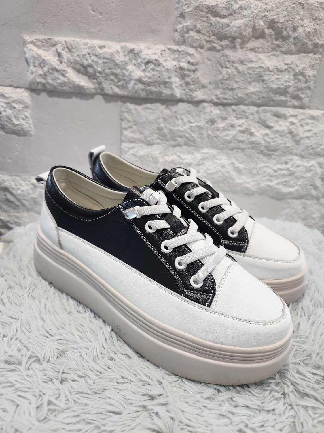"5cm 키높이 블랙&화이트 플랫폼 스니커즈 👟"
240 상품이미지7