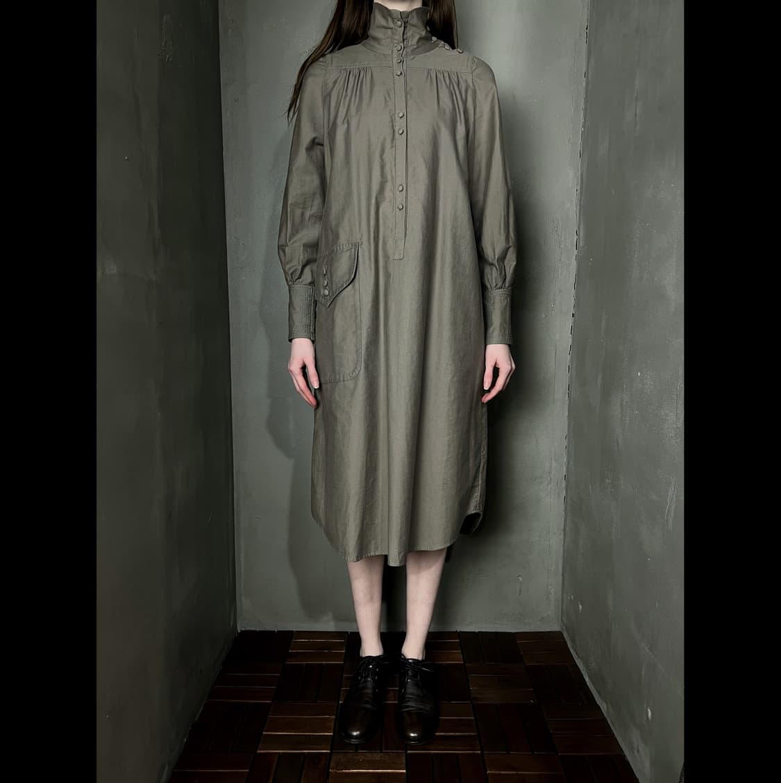 얍윰 하이넥 버튼 드레스 상품이미지3