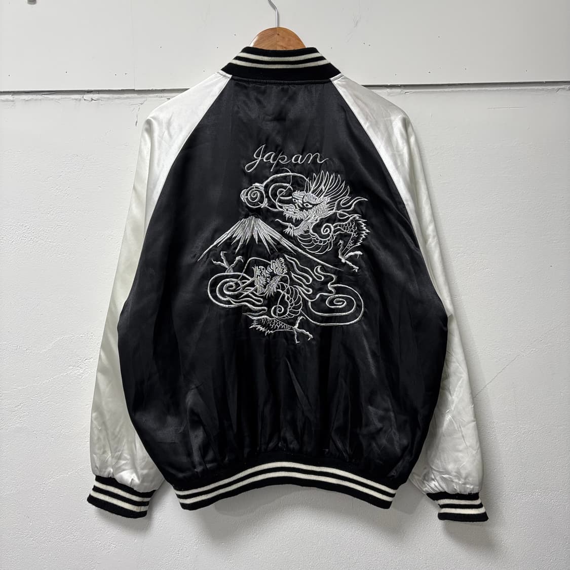 빈티지 검흰 스카잔 상품이미지1