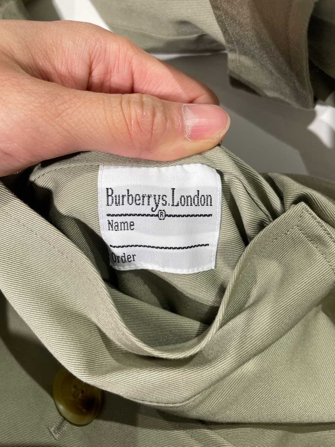 버버리 라이트 올리브 벨티드 트렌치 코트 상품이미지8