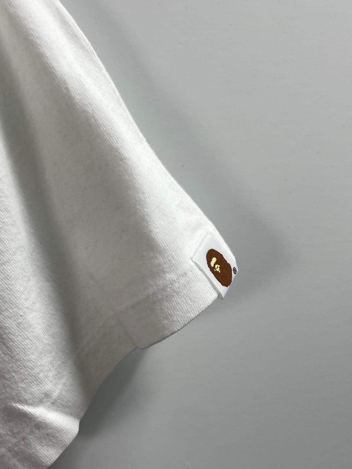 베이프 우먼스 네온로고 반팔티 (on.692)   상품이미지4