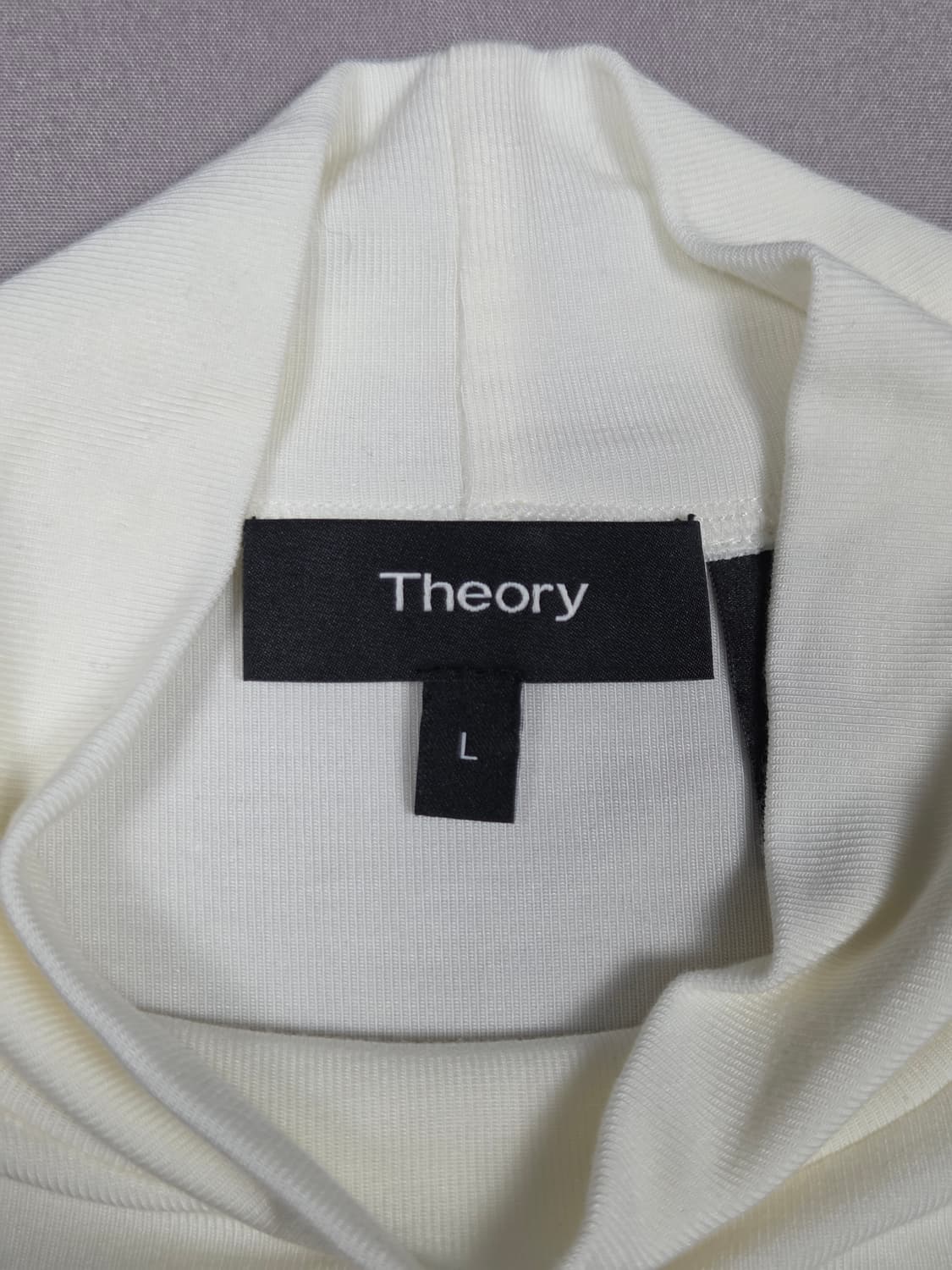 [띠어리] 리브드 비스코스 터틀넥 슬리브리스 | S00099 상품이미지3