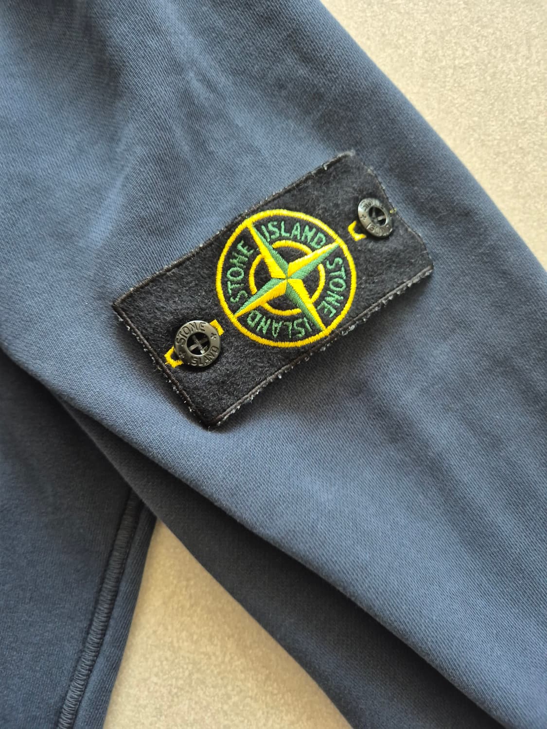 스톤 아일랜드 63051 크루넥 스웨트셔츠 네이비 블루 - 21SS 상품이미지4