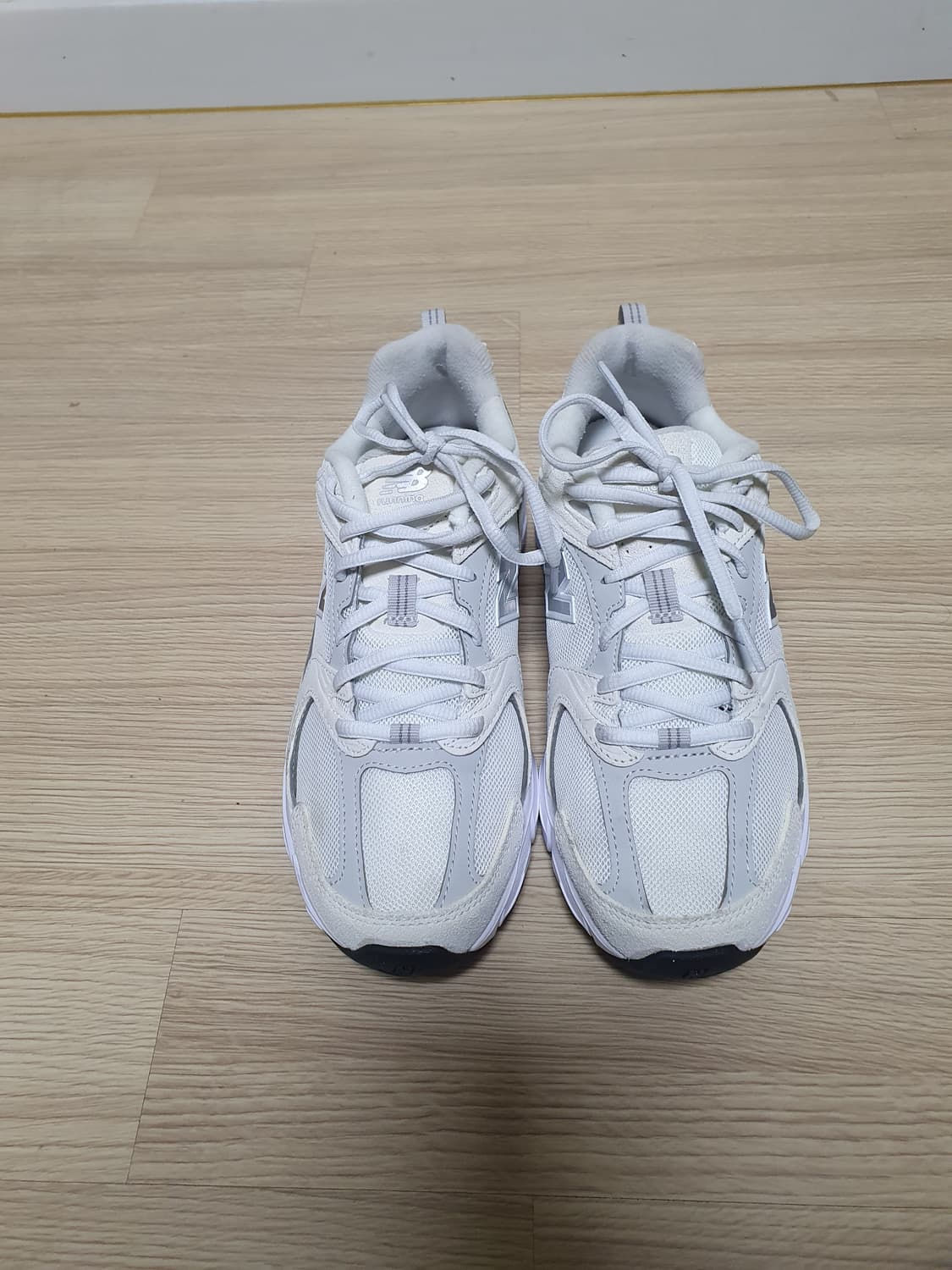 뉴발란스 530 화이트 실버 운동화 245 상품이미지3