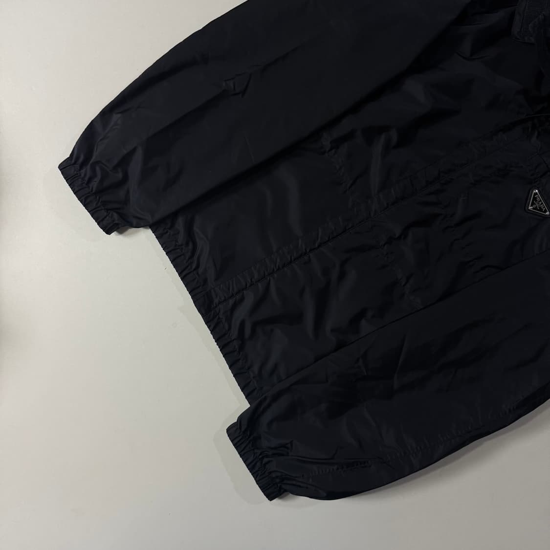 [52/당일출고]프라다 삼각로고 나일론 바람막이 상품이미지5