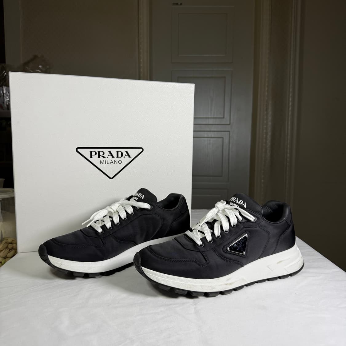 프라다 프랙스 01 리나일론 레더 스니커즈 상품이미지2