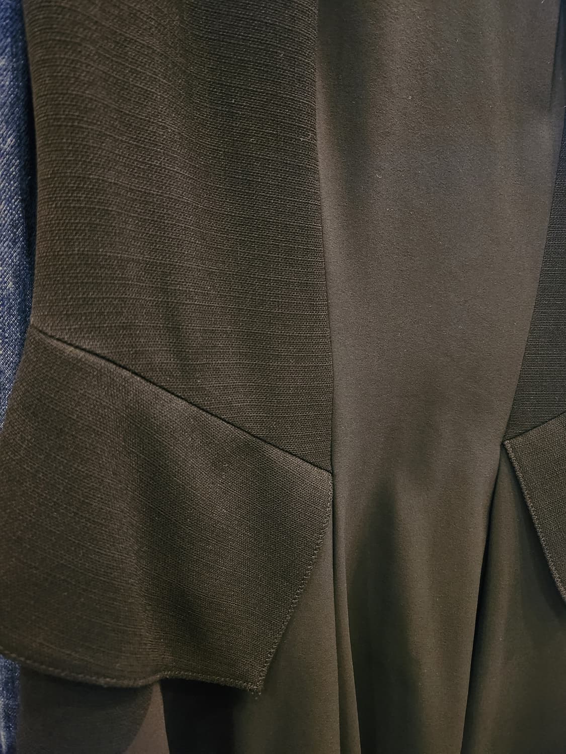 TIME 블랙 민소매 플레어 원피스 상품이미지5