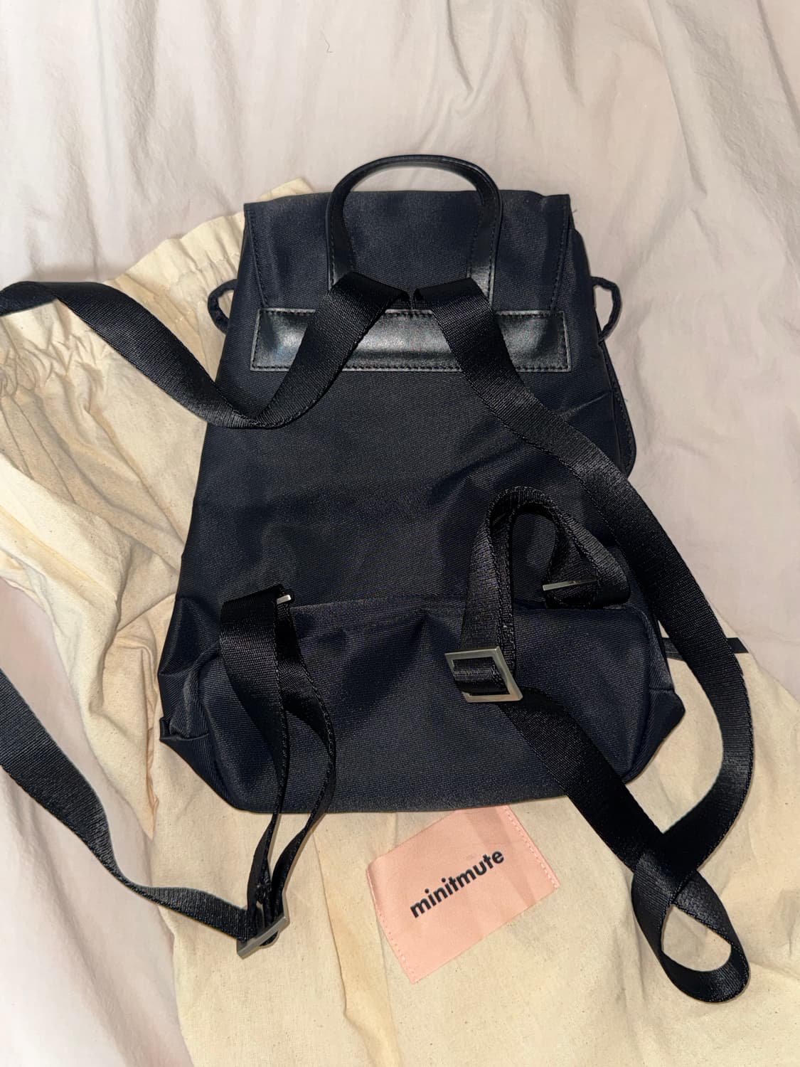 미닛뮤트 클로 백팩 블랙 상품이미지3