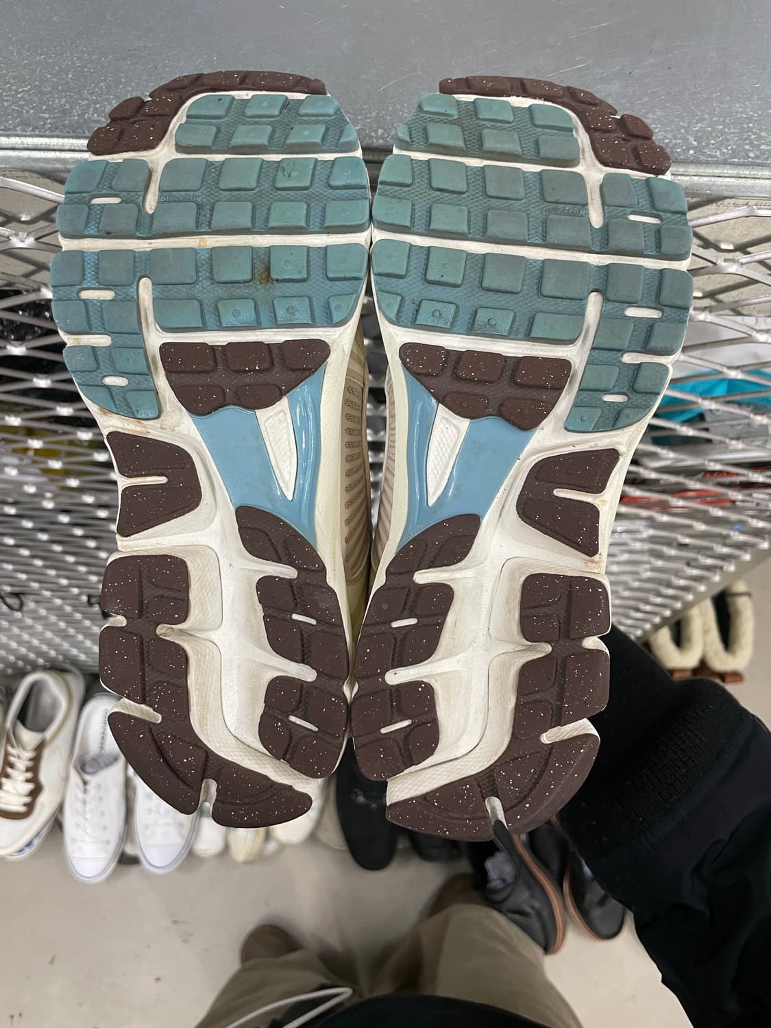 나이키 줌 보메로 5 오트밀 베이지 240 상품이미지6