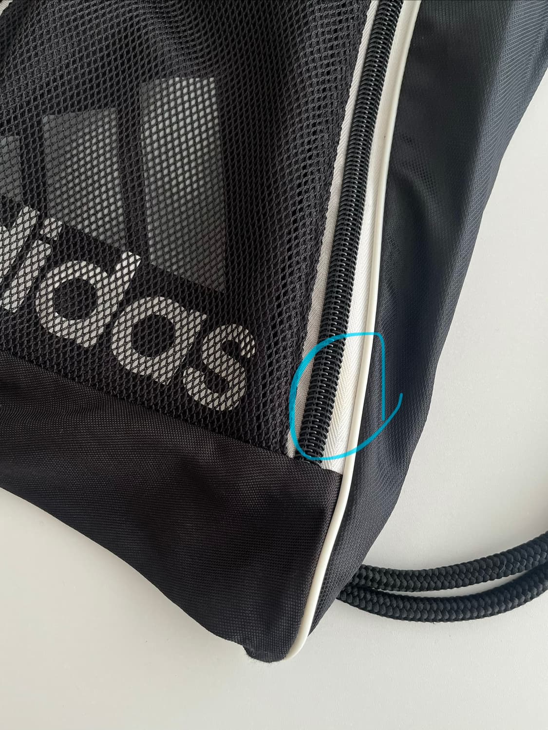 아디다스 짐색 백팩 블랙 상품이미지3