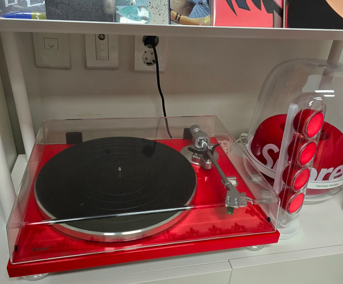 티악 턴테이블 TN-300 레드 한정판 TEAC 상품이미지1