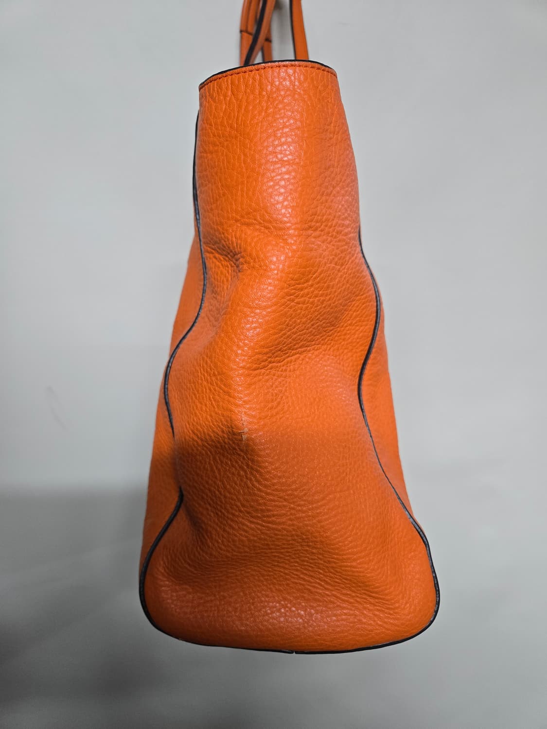 MCM 오렌지 레더 쇼퍼백 상품이미지4