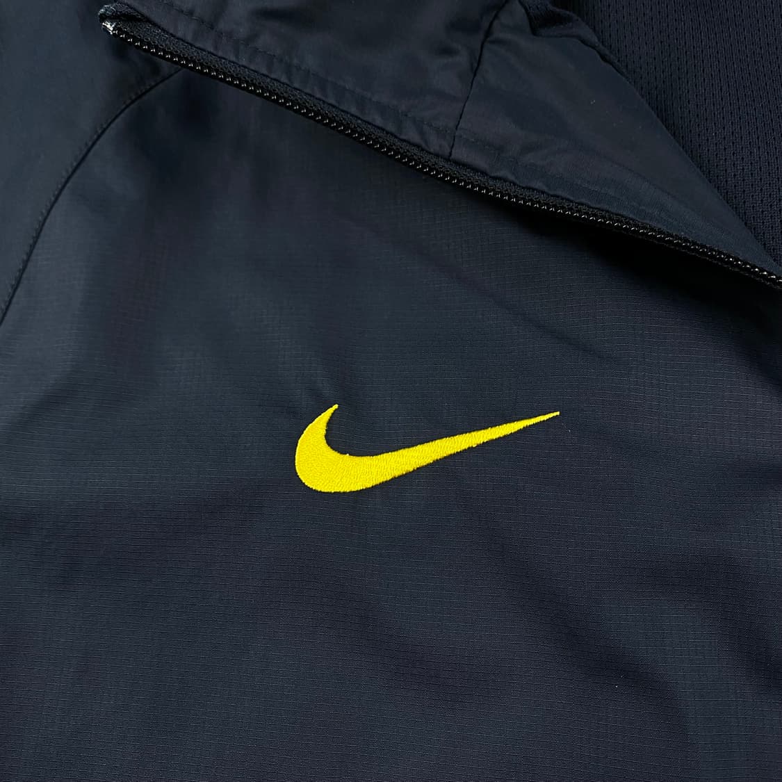 나이키 스우시 바르셀로나 네이비 바람막이 상품이미지2