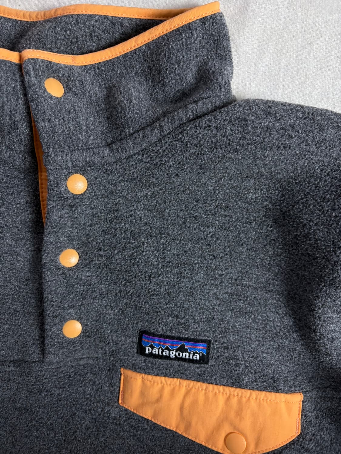 Patagonia 파타고니아 라이트웨이트 신칠라 그레이 오렌지 플리스 M 상품이미지3