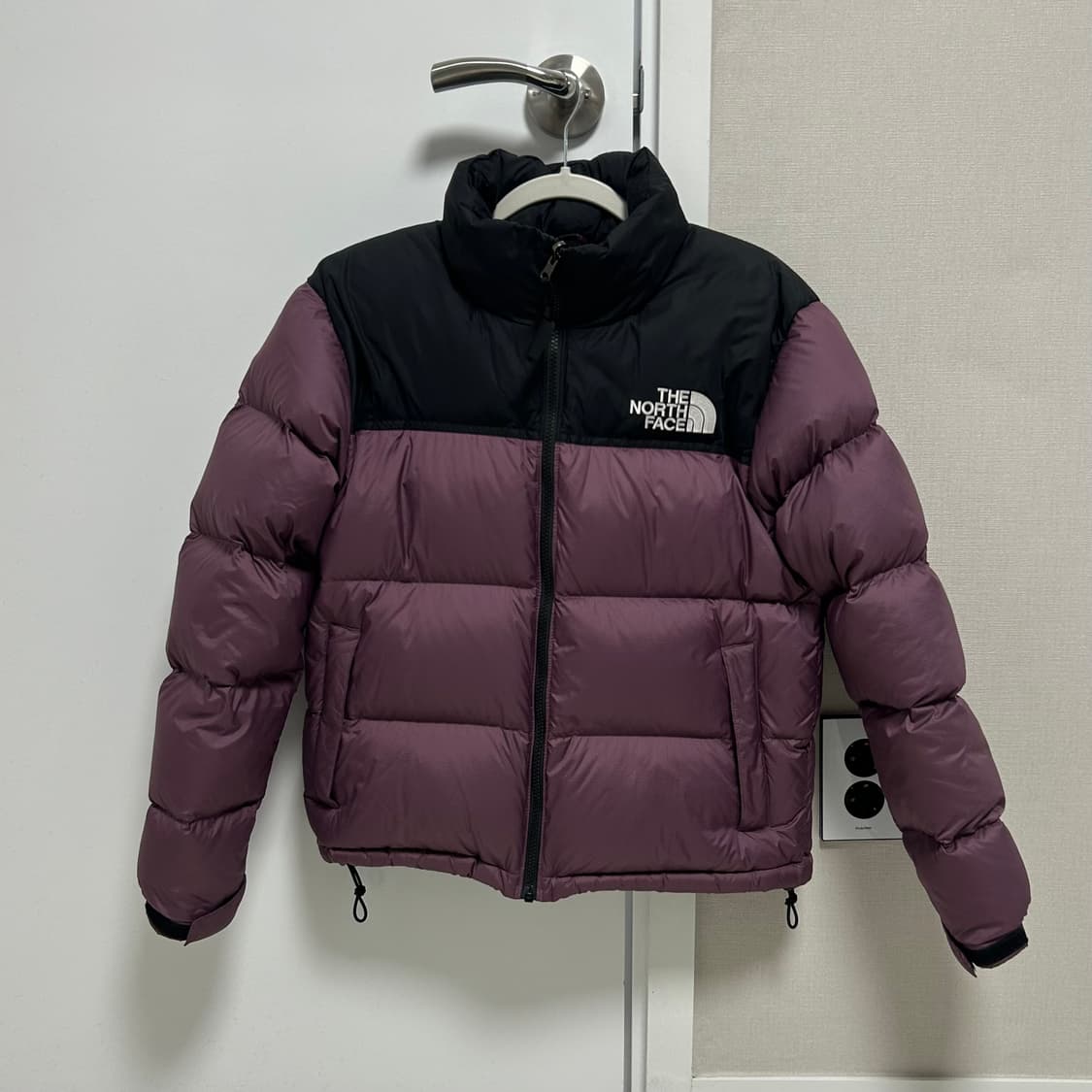 노스페이스 패딩 1996 레트로 눕시 자켓 그레이시 라일락 - 24FW 상품이미지1
