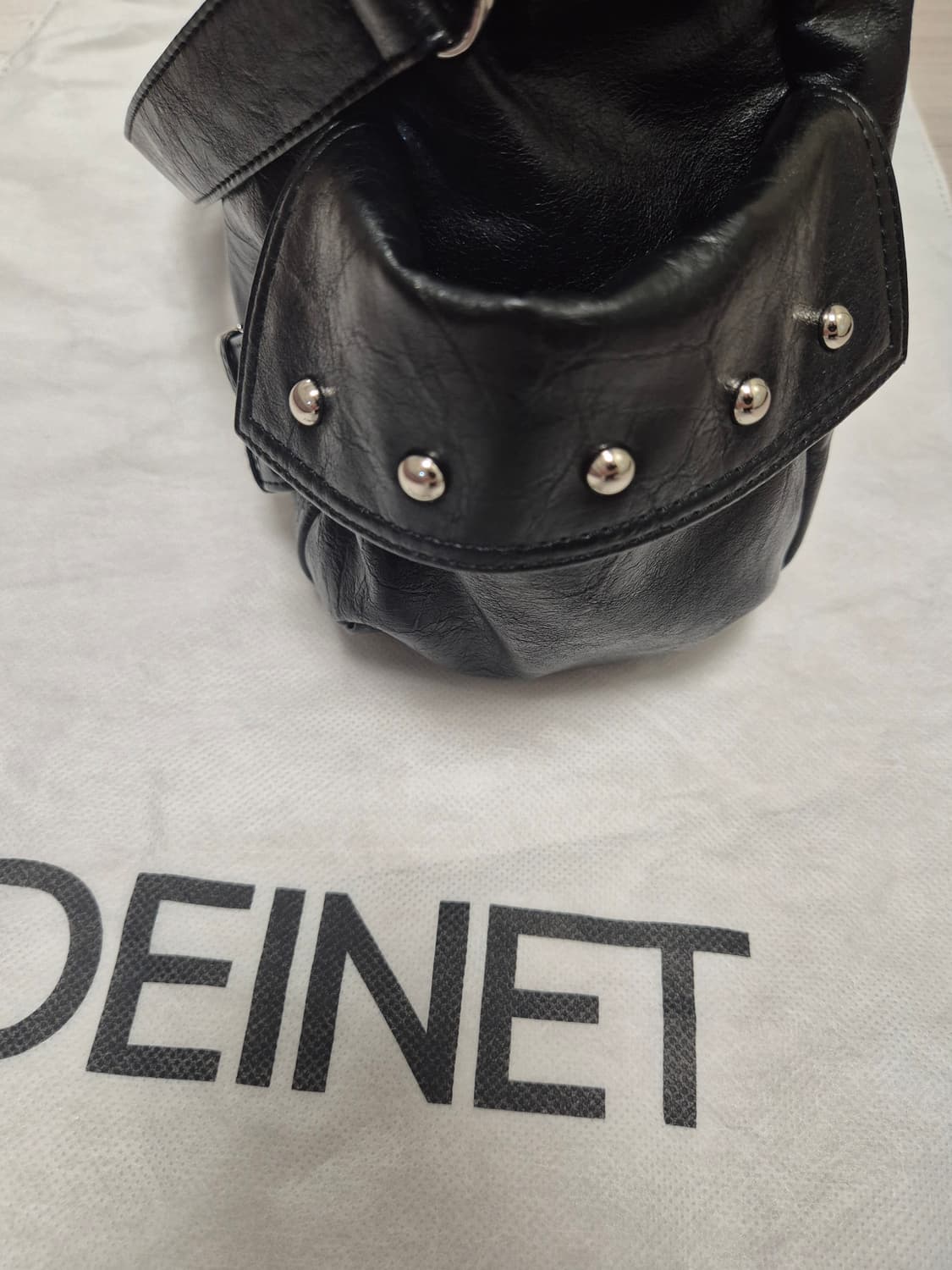 DEINET 다이닛 스터드 포 켓 빅백 블랙(더스트백,숄더끈 O 풀세트) 상품이미지4