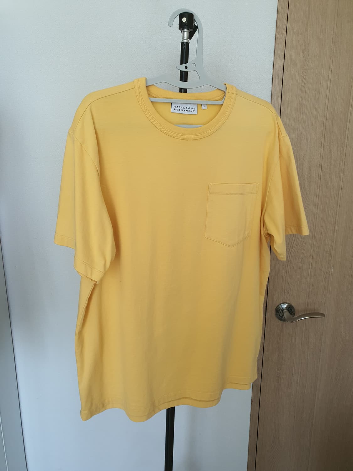 포켓티셔츠(yellow) 실착3회 이스트로그 상태최상 핏세미오버 상품이미지1