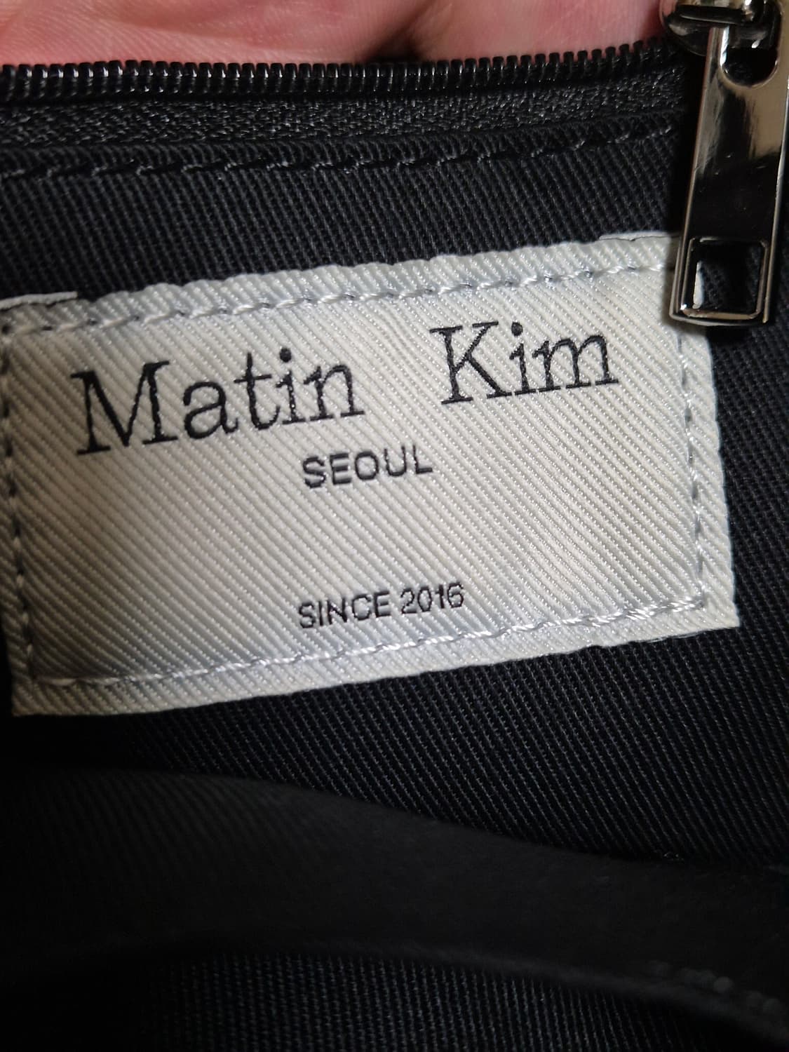 마뗑킴 펜던트 패브릭 퀼팅 미들백 2023 상품이미지9