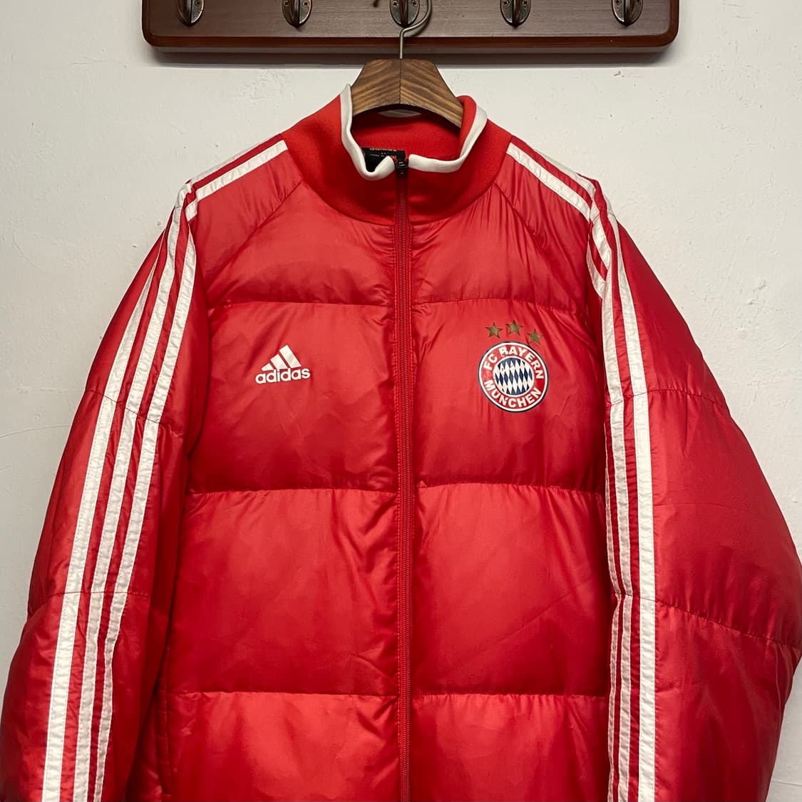 아디다스 바이에른 뮌헨 덕 다운 패딩 자켓   상품이미지3