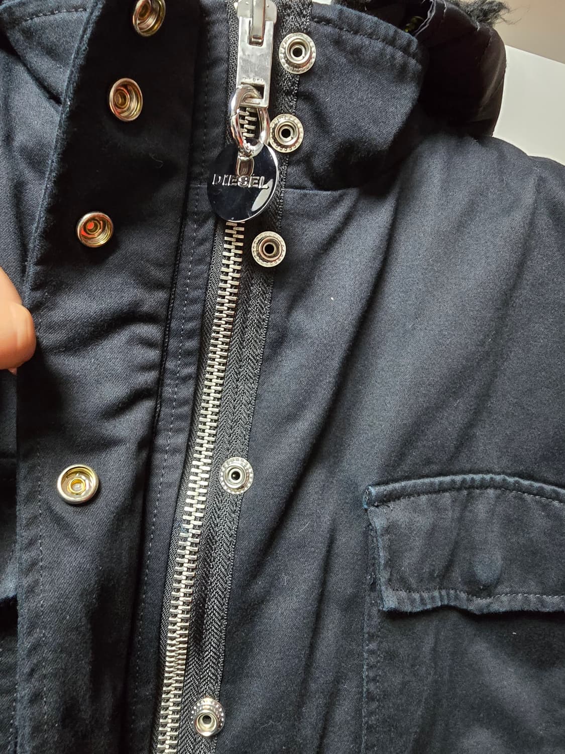 디젤 크롭 퍼 후드 숏패딩 상품이미지4