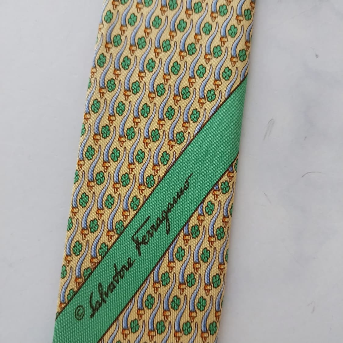 살바토레 페라가모 네잎클로버 모티브 넥타이 9.3cm A+~A등급 K25 상품이미지10