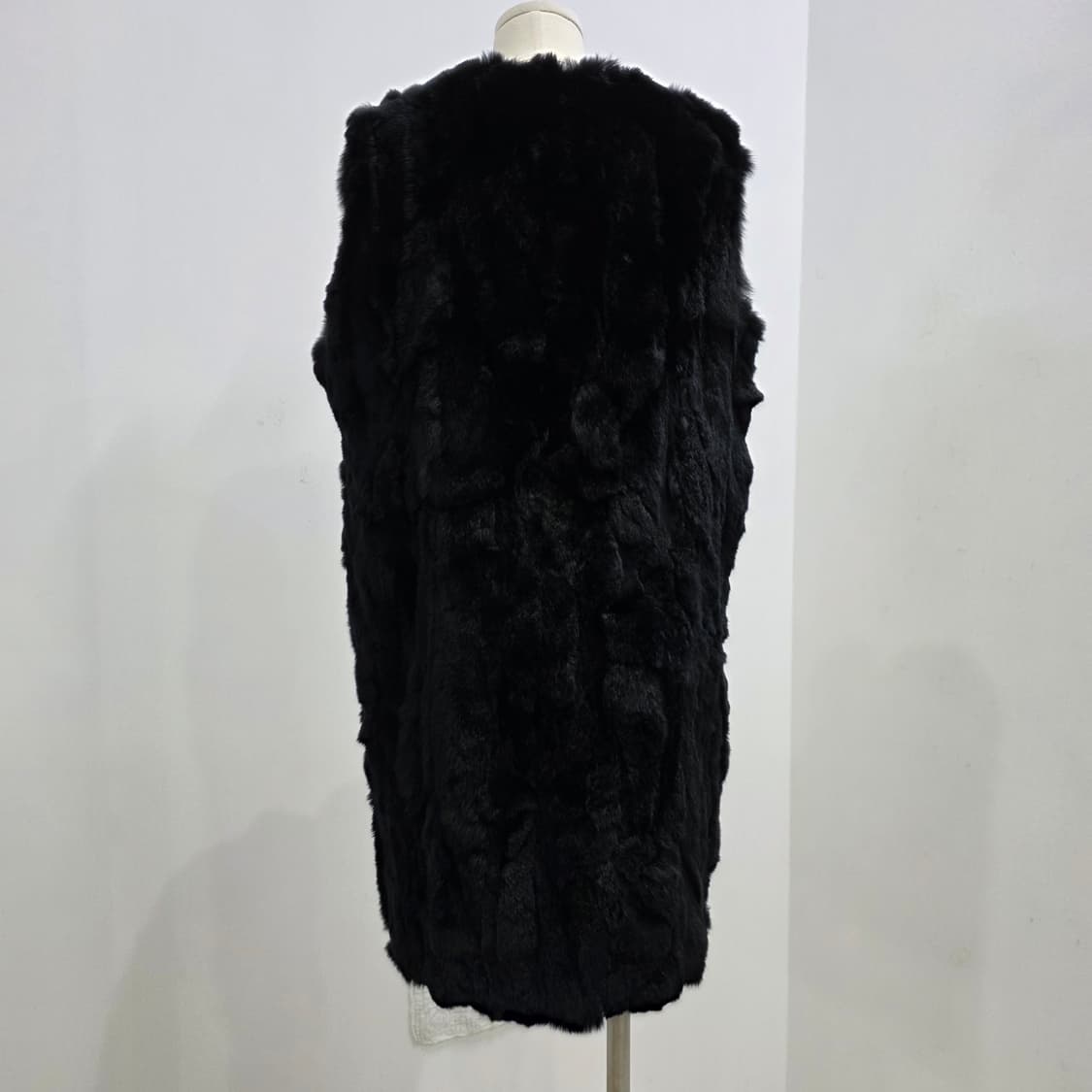 KRYDDERI 블랙 렉스 래빗 퍼 롱 베스트 상품이미지3