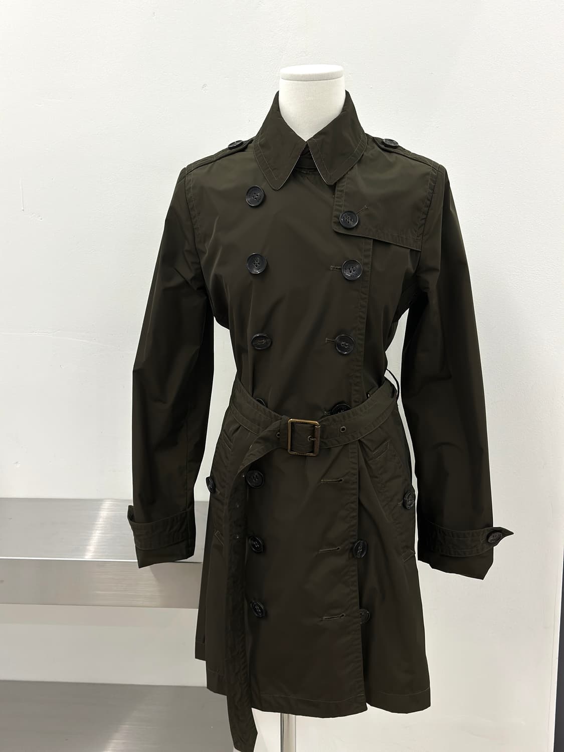 버버리 딥카키 발모랄 트렌치 코트   상품이미지1