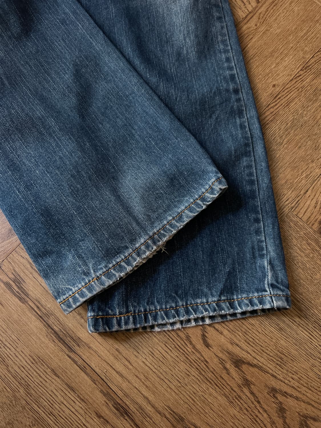 [32]리바이스 517 빈티지 페이딩 플레어핏 데님 팬츠 상품이미지5