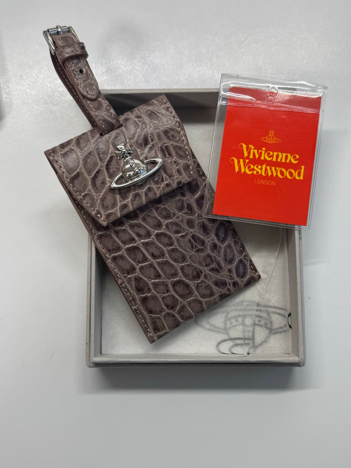 비비안 웨스트우드 악어 가죽 가방 태그 상품이미지1