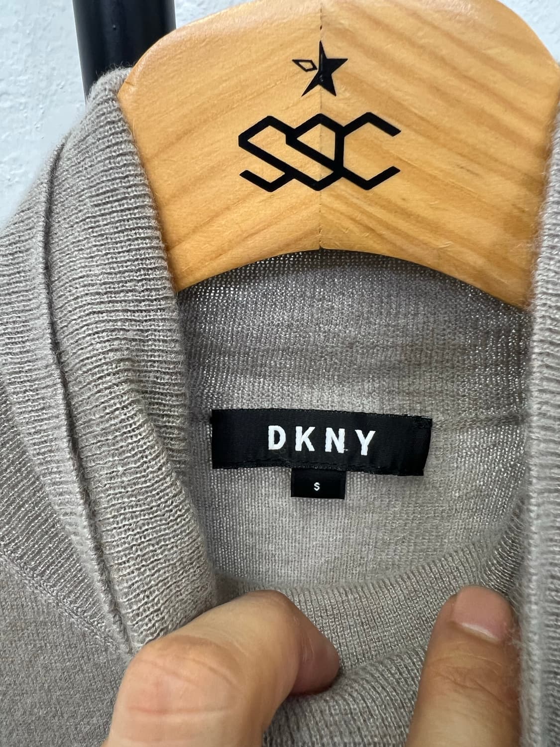 정품) DKNY 한섬 캐시미어100 남성 터틀넥 니트 S 상품이미지5