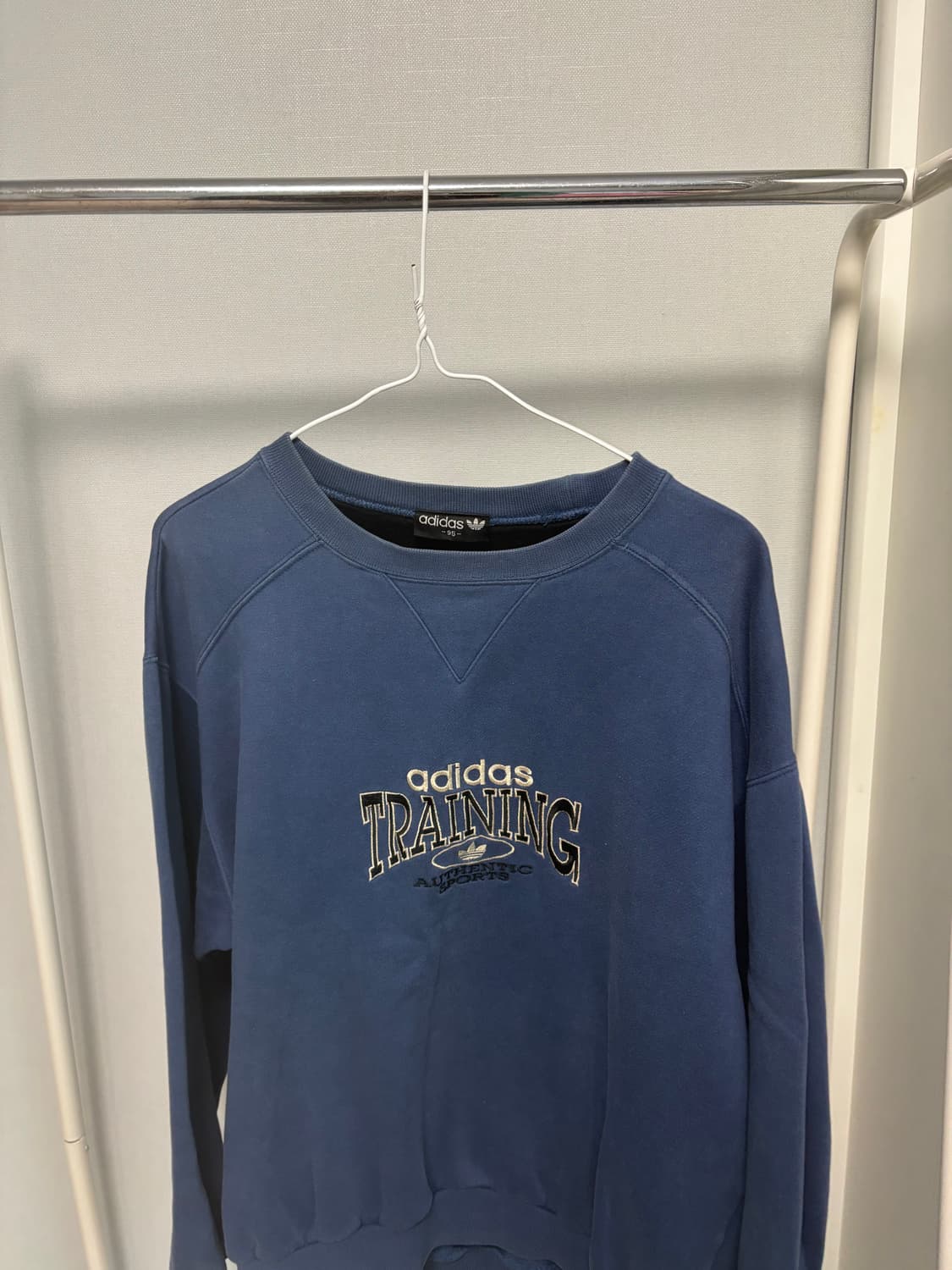 아디다스 기모 맨투맨 소라 M 상품이미지1