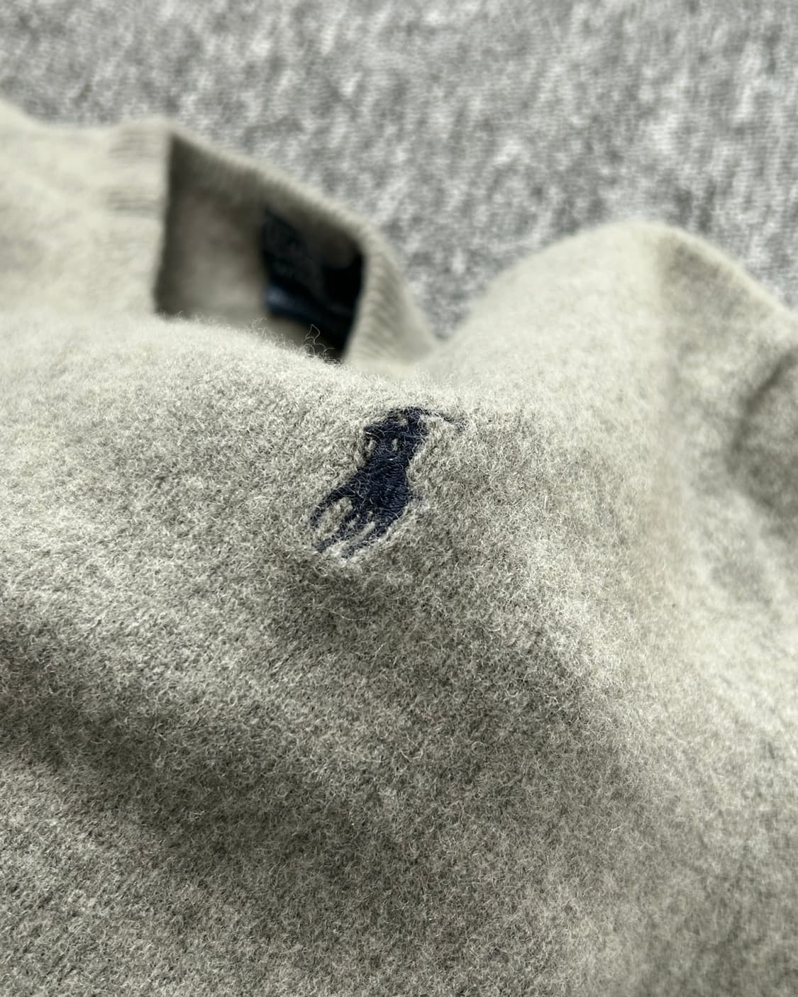 폴로 랄프로렌 램스울 그레이 브이넥 니트 상품이미지3