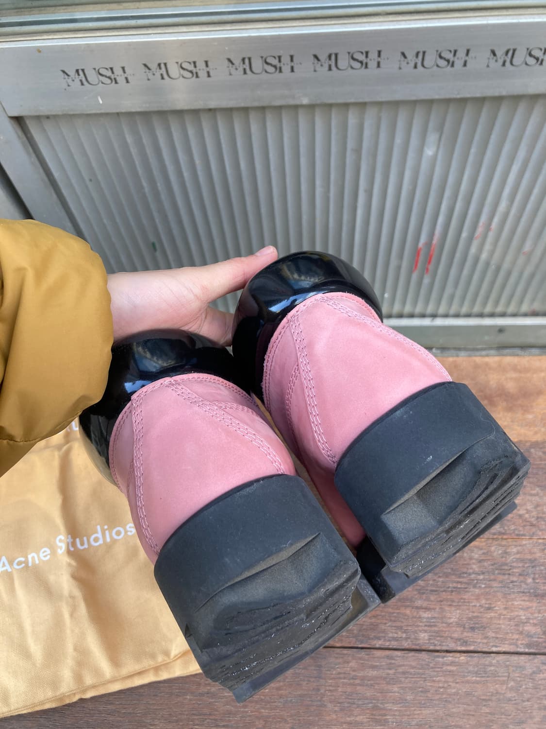 아크네스튜디오 핑크 루피 워커 상품이미지3