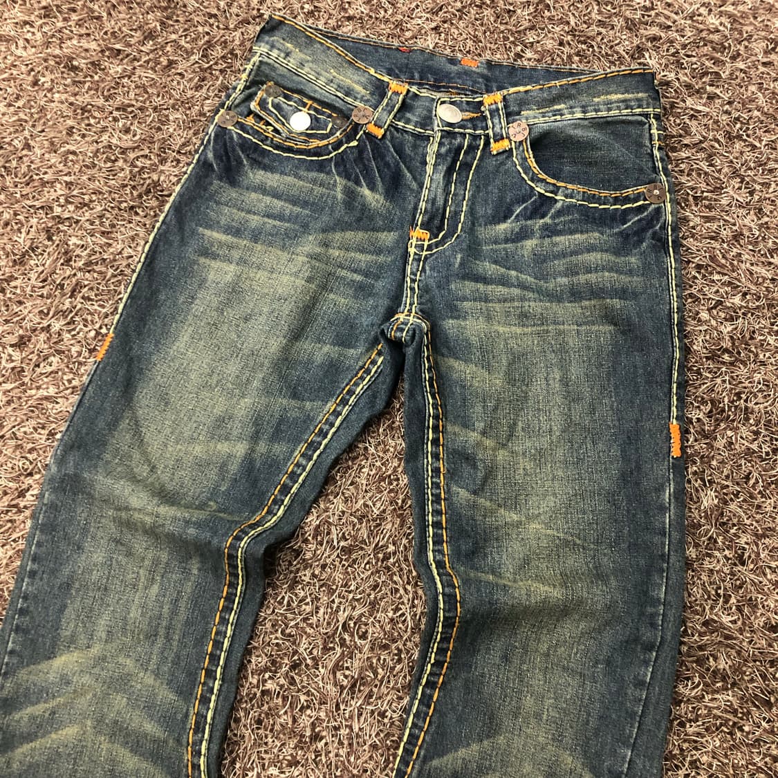 트루릴리전 조이 슈퍼 티 워싱 부츠컷 데님 팬츠 상품이미지3