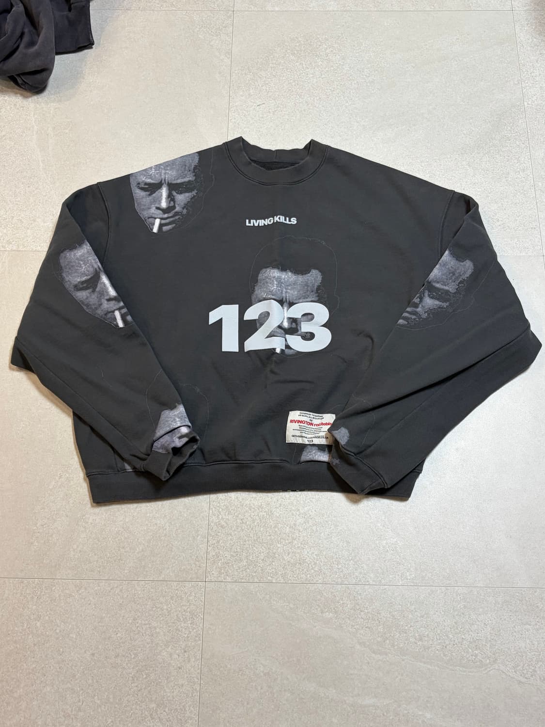 RRR123 페이스 맨투맨  상품이미지1