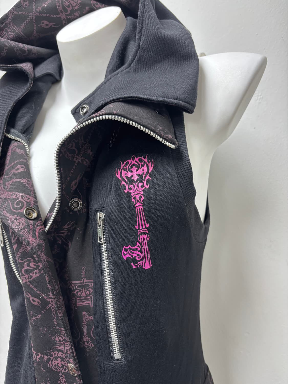 [Nine]00’s Gothic Print Hoodie Vest 상품이미지3